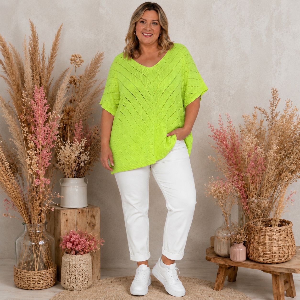 Denise -  Locker fallendes Strickshirt mit V-Ausschnitt - Tragbar von Größe 46 - 50