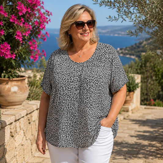 Daisy- Lässiges Shirt mit Leo Design - Tragbar von 46 -52